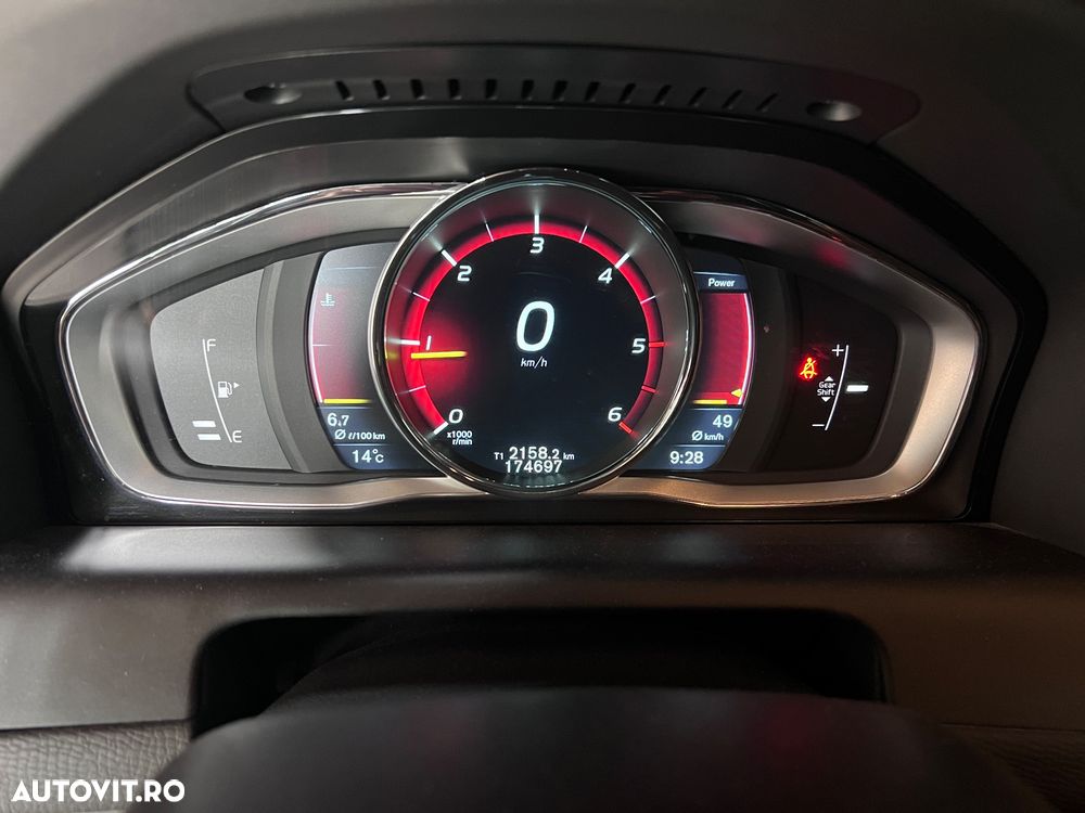 Volvo XC 60 D4 Momentum - 11
