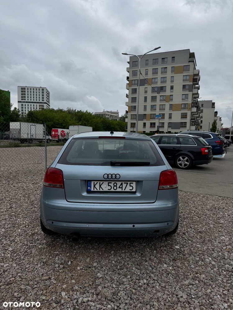 Audi A3 3-drzwiowe 1.6 FSI Ambition - 5