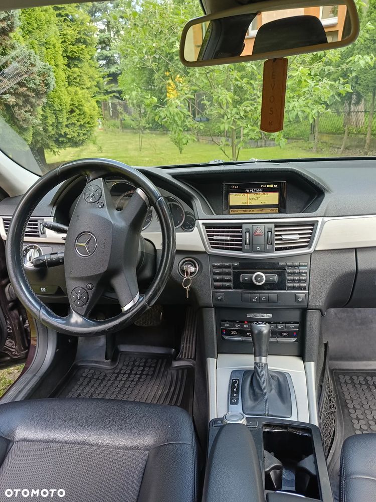 Mercedes-Benz Klasa E 220 CDI DPF BlueEFFICIENCY Automatik Avantgarde - 13