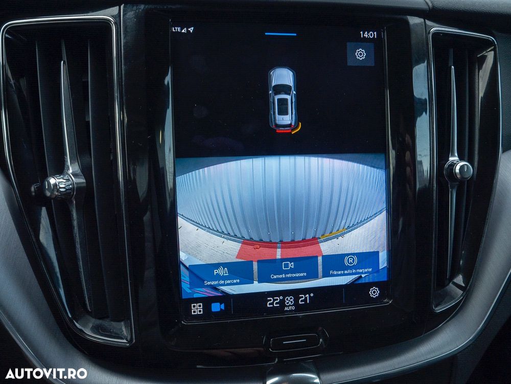 Volvo XC 60 B4 D AWD Geartronic Momentum - 11