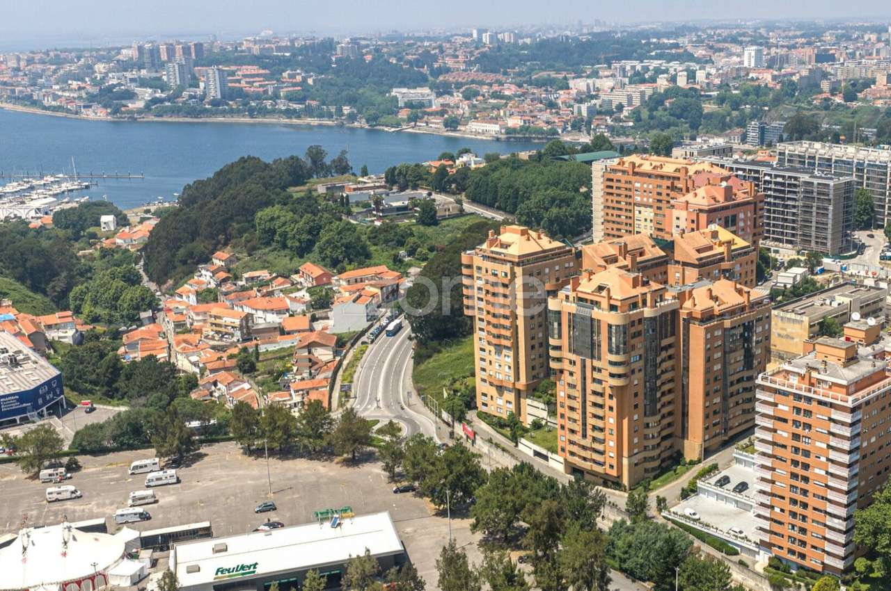 Apartamento T3 - Jardins d' Arrábida - Grande imagem: 2/29