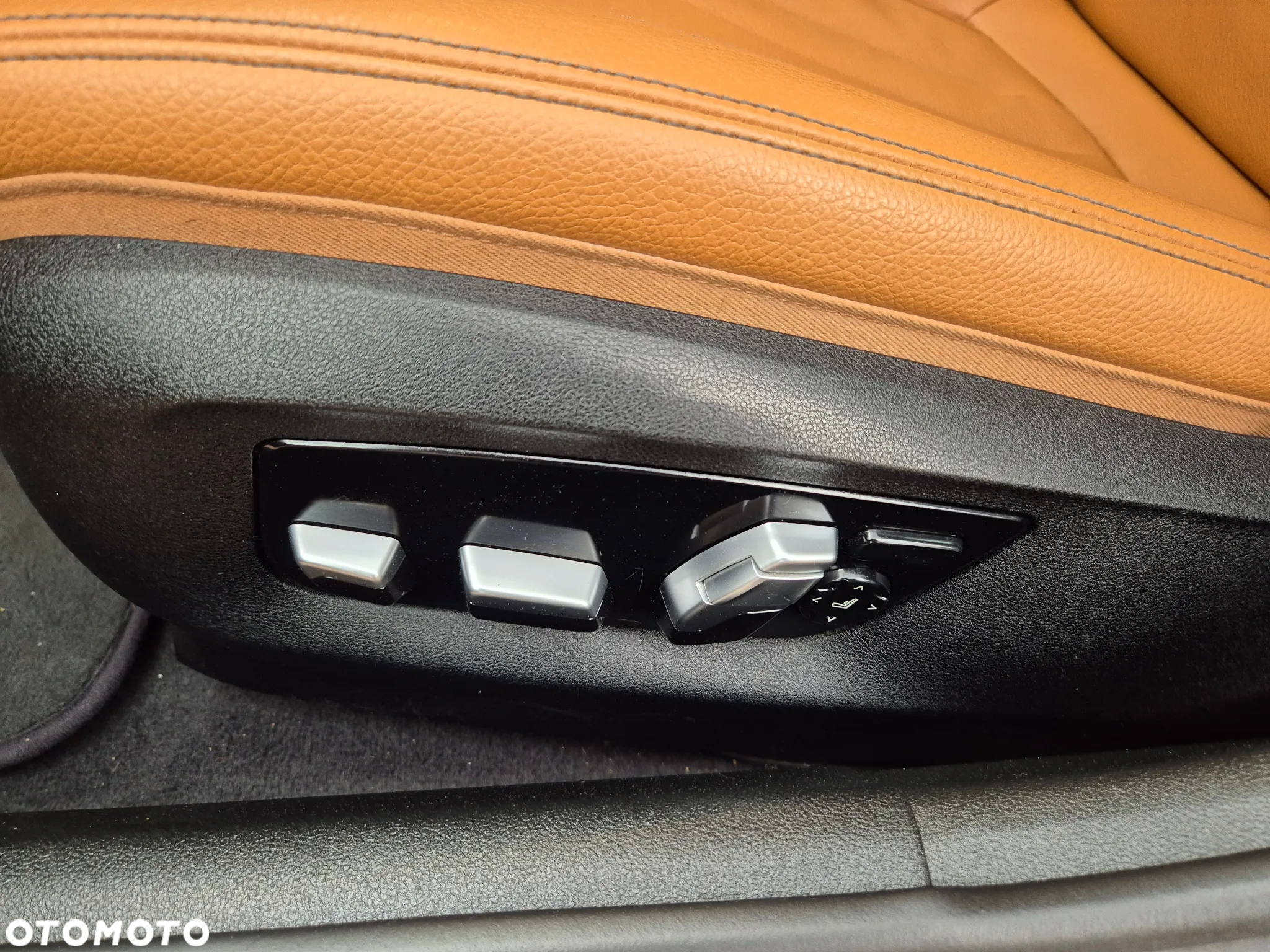 BMW Seria 5 520i - 11