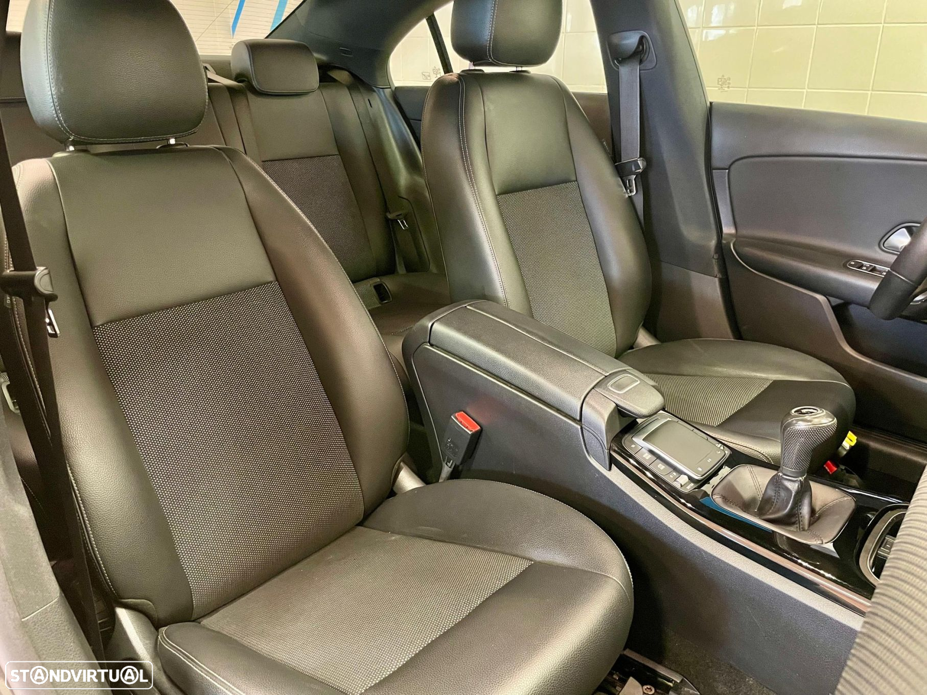 Mercedes-Benz CLA 180 Progressive - 40