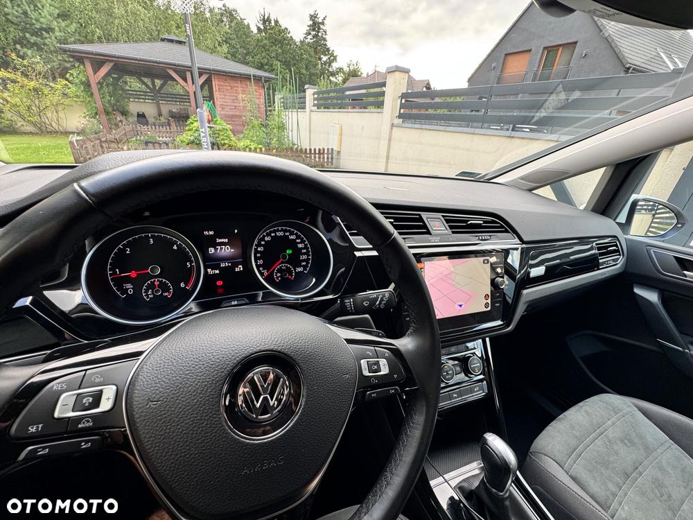 Volkswagen Touran - 15