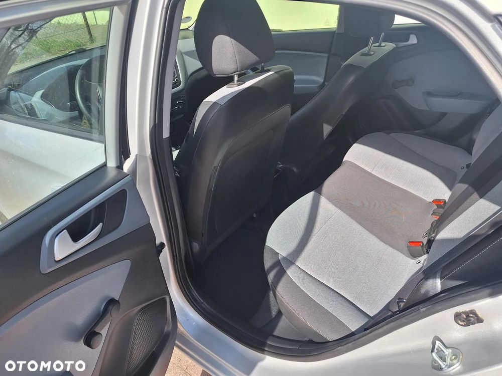 Hyundai i20 blue 1.2 Classic - 8