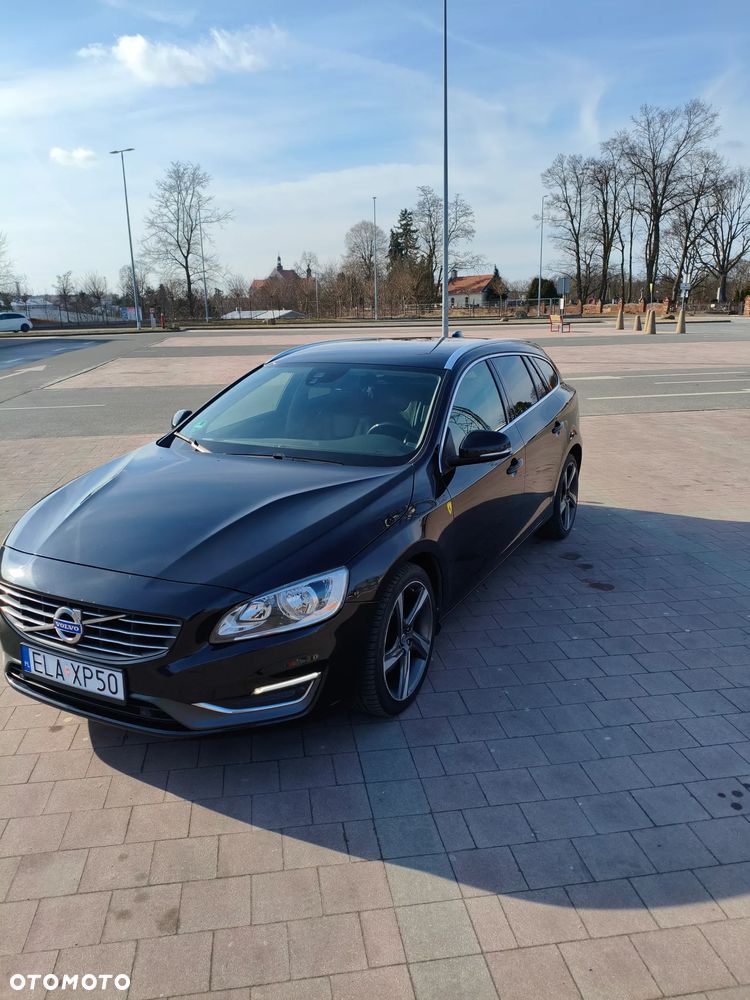 Volvo V60 D4 Drive-E R-Design Summum - 3