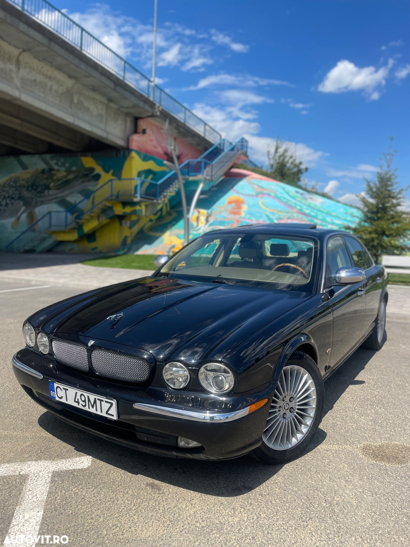 Jaguar XJ - 4