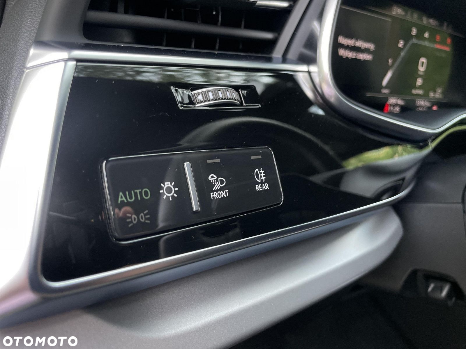 Audi Q8 - 10