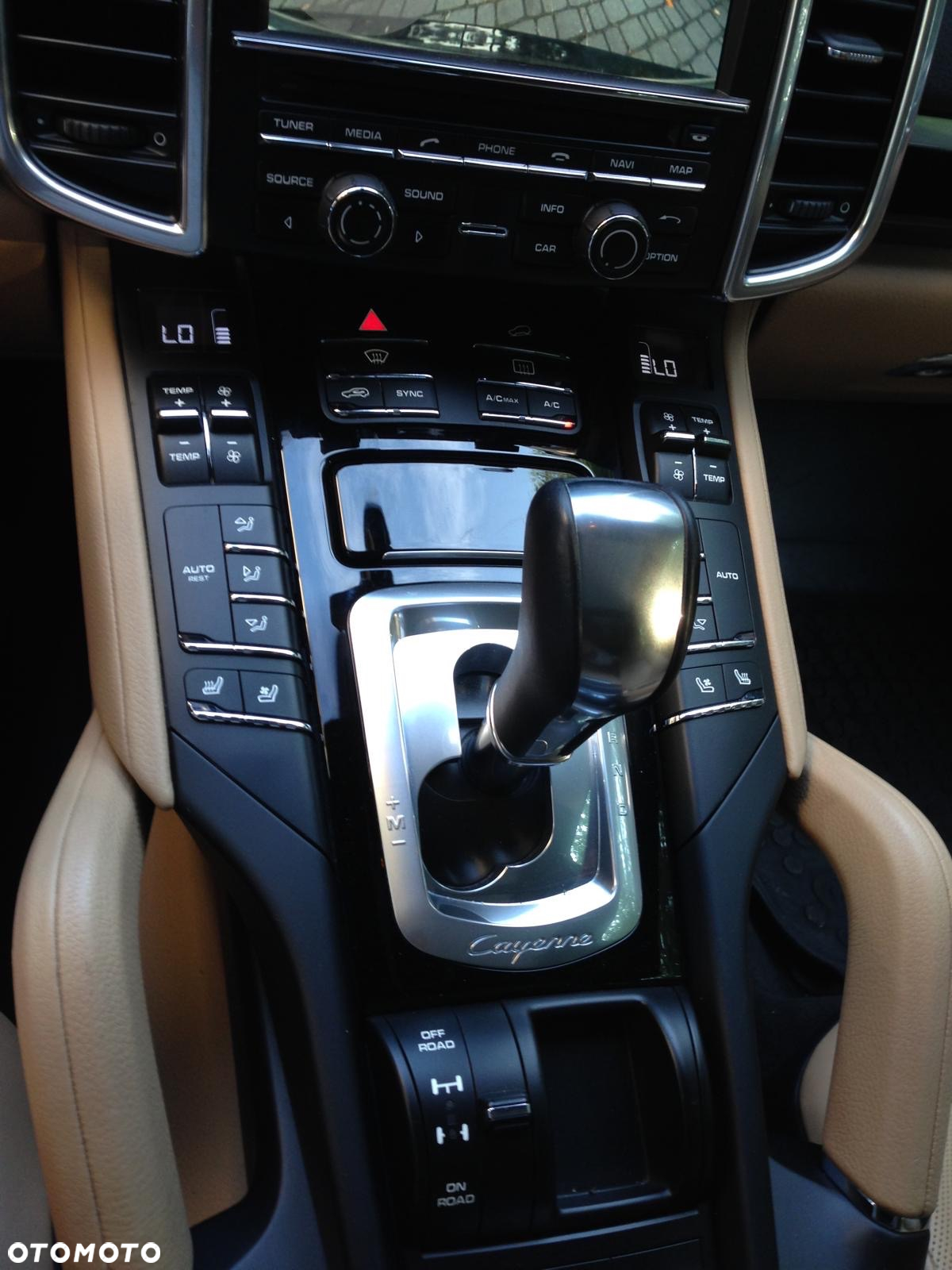 Porsche Cayenne - 5