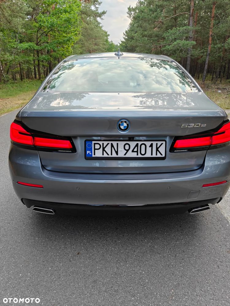 BMW Seria 5 530e Luxury Line - 11