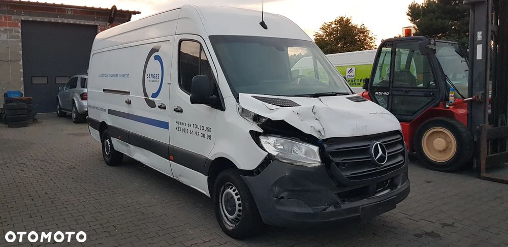 Mercedes-Benz Sprinter - 5