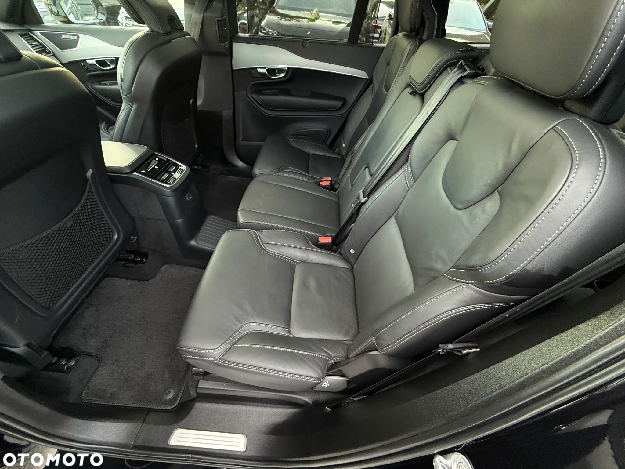 Volvo XC 90 T8 AWD Recharge Geartronic RDesign Edition - 32