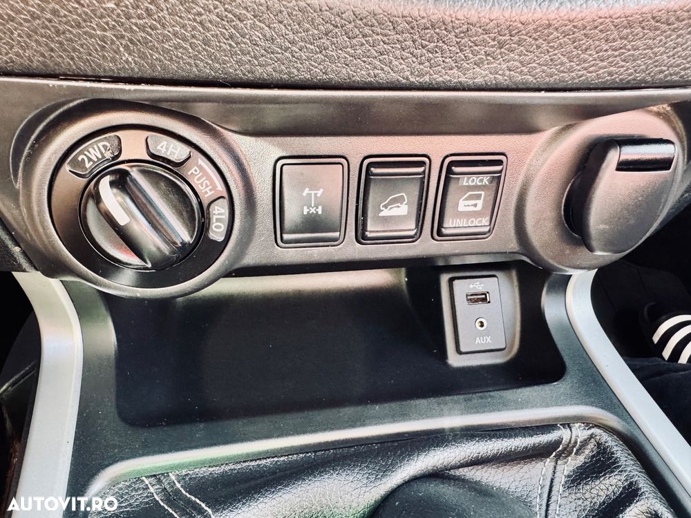 Nissan Navara Double Cab Visia - 9