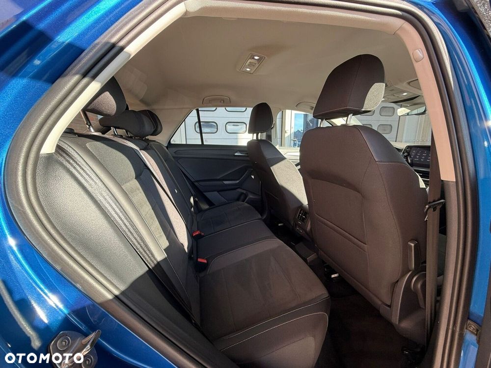 Volkswagen T-Roc - 13
