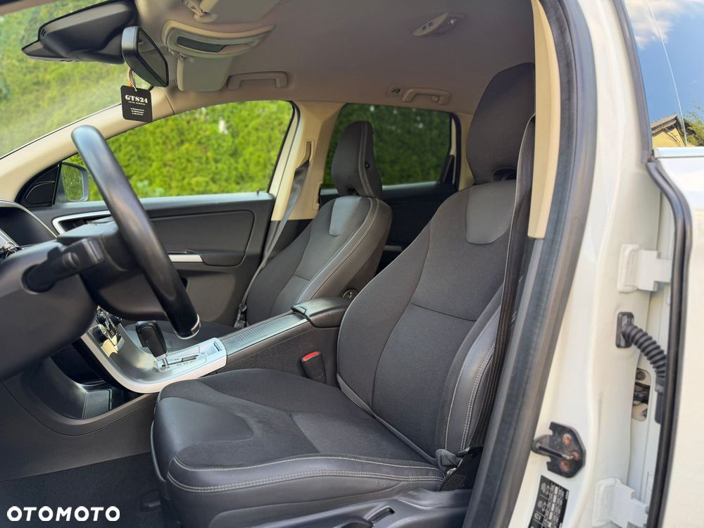Volvo XC 60 - 25