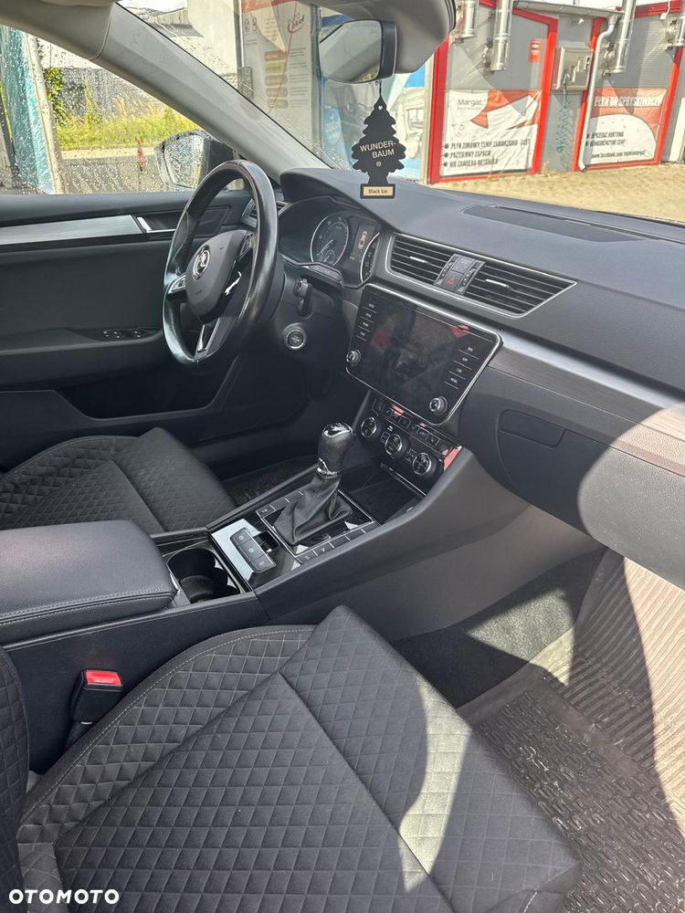 Skoda Superb 2018 photo 3