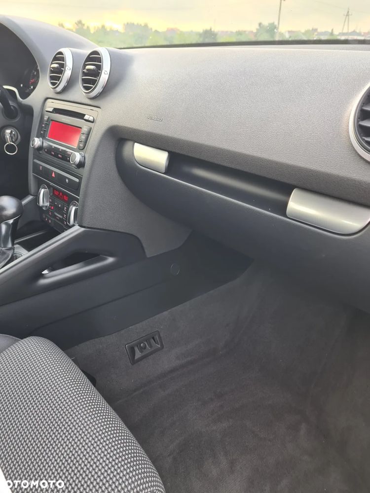 Audi A3 ver-1-4-tfsi-sportback-s-tronic-ambiente - 9
