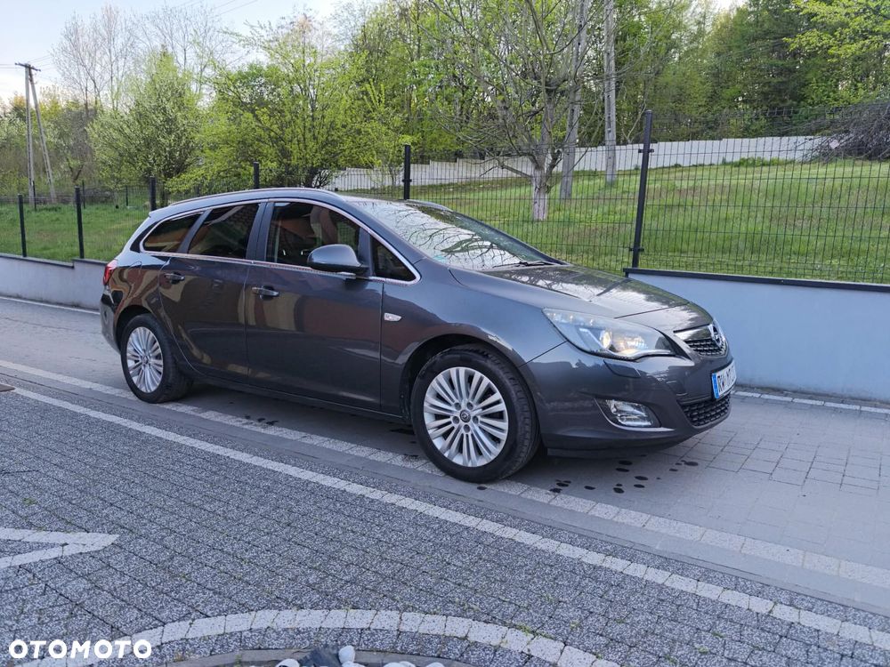 Opel Astra 1.6 Turbo Cosmo - 18