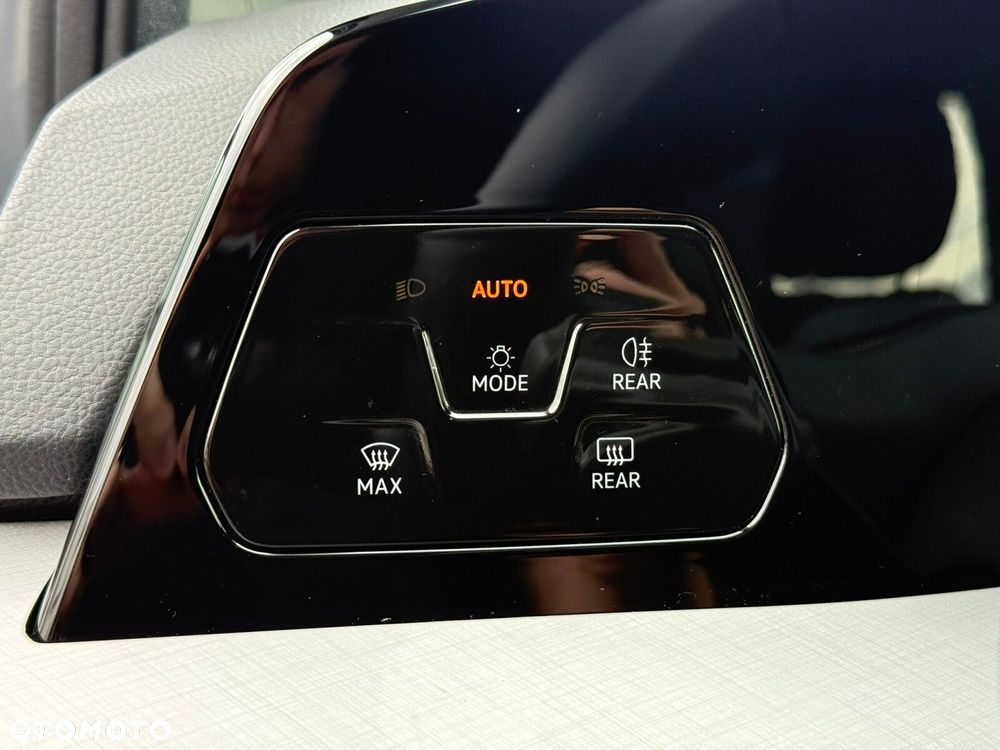Volkswagen Golf Variant 1.5 eTSI mHEV Life DSG - 14