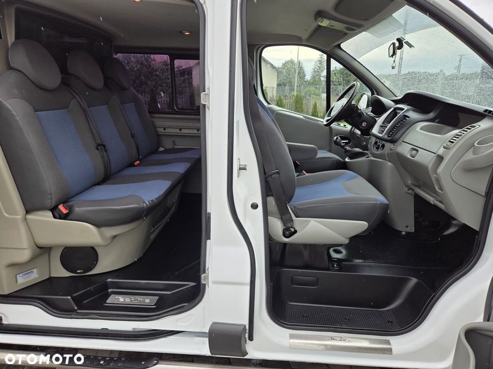 Renault TRAFIC LONG KLIMA TEMPOMAT ORYGINAŁ DUBEL KABINA ZADBANY FULL OPCJA DOPOSAŻONY - 13