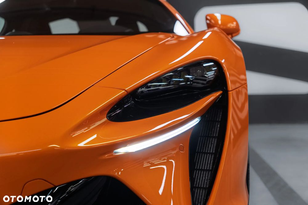 McLaren Artura - 14