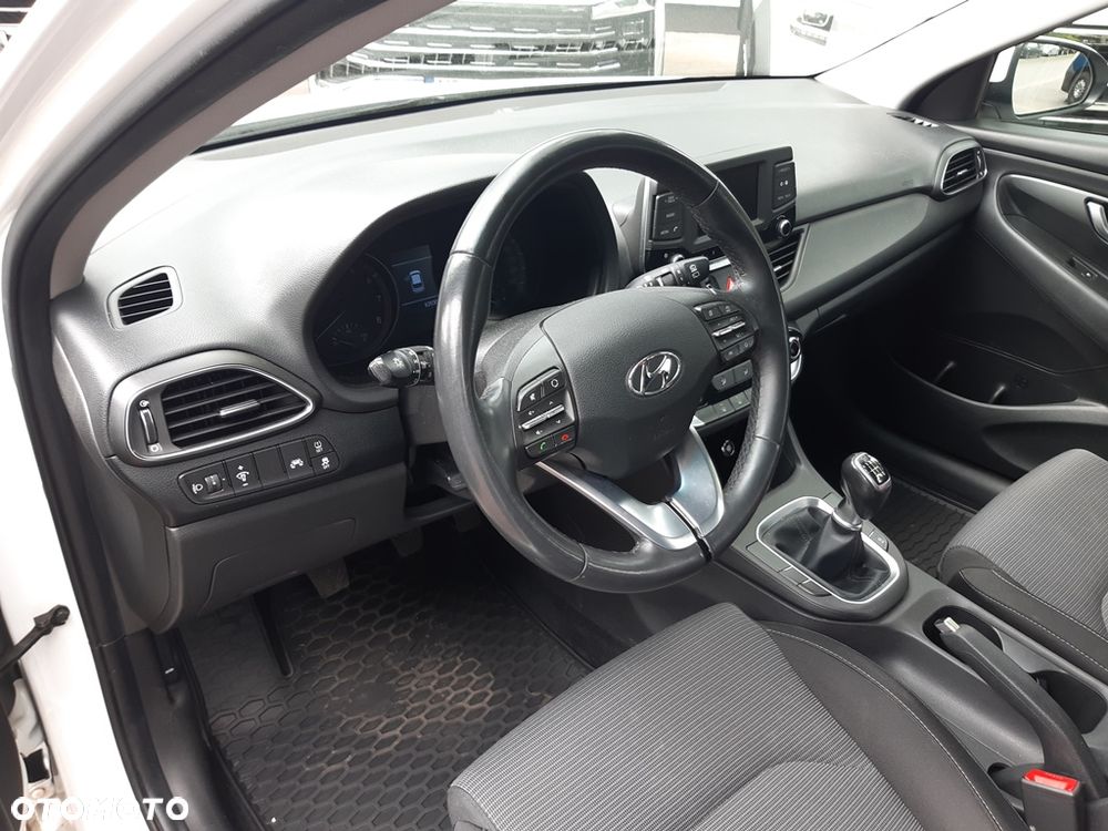 Hyundai i30 1.4 Classic + - 10