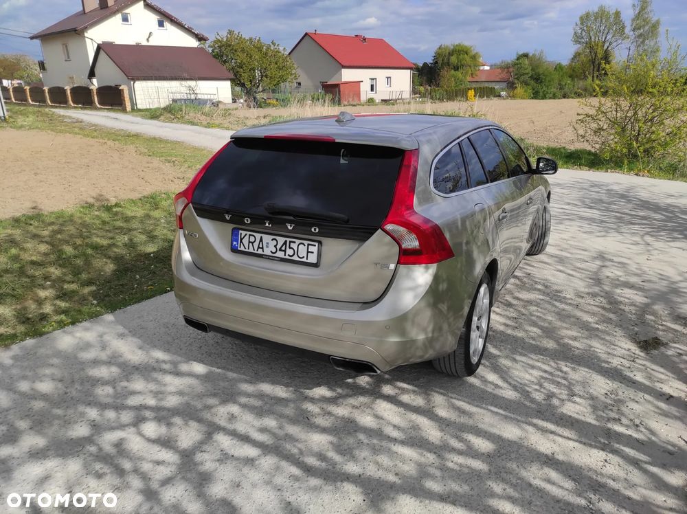 Volvo V60 T5 Drive-E Momentum - 18