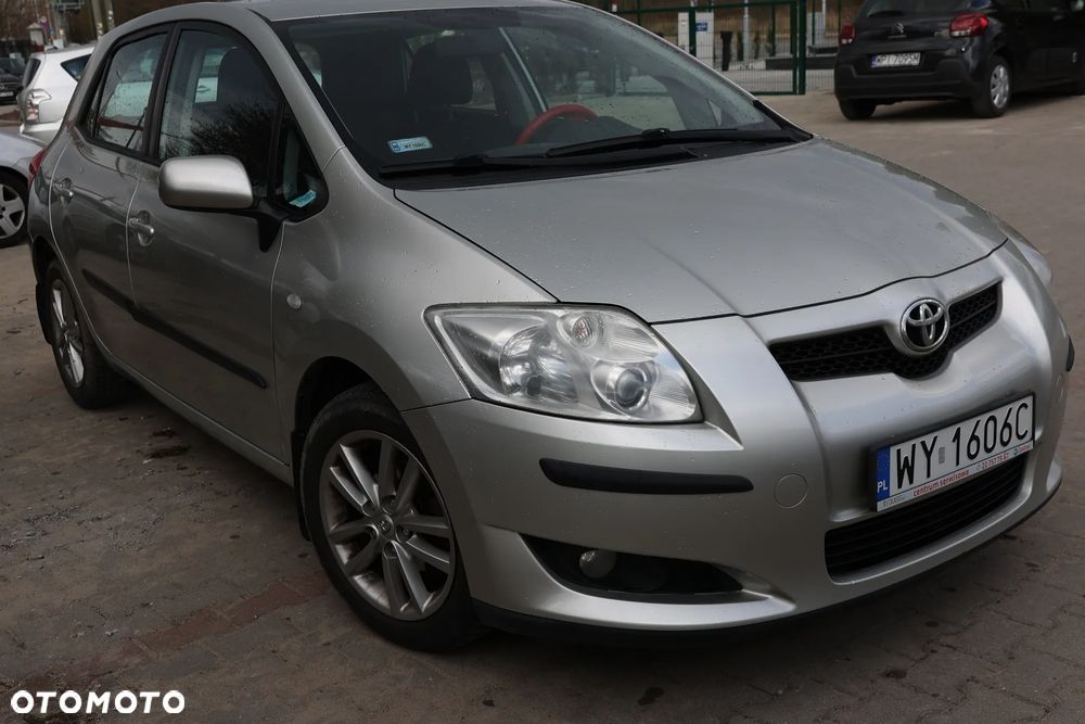 Toyota Auris 1.6 Premium - 2