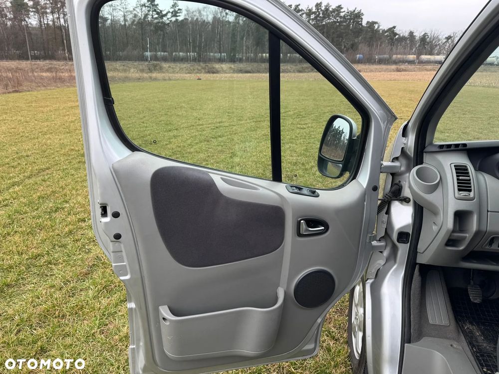 Renault Trafic FAP Grand Passenger Black Edition - 9