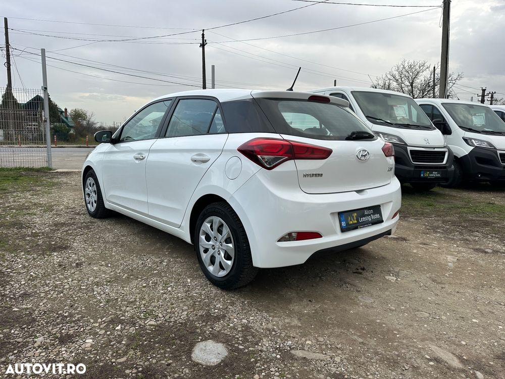 Hyundai i20 1.1 CRDi Comfort+ - 3