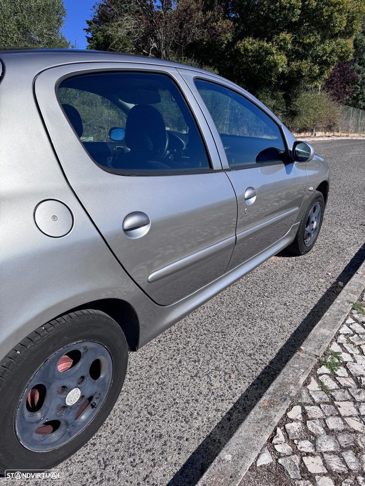 Peugeot 206 1.1 XT - 4