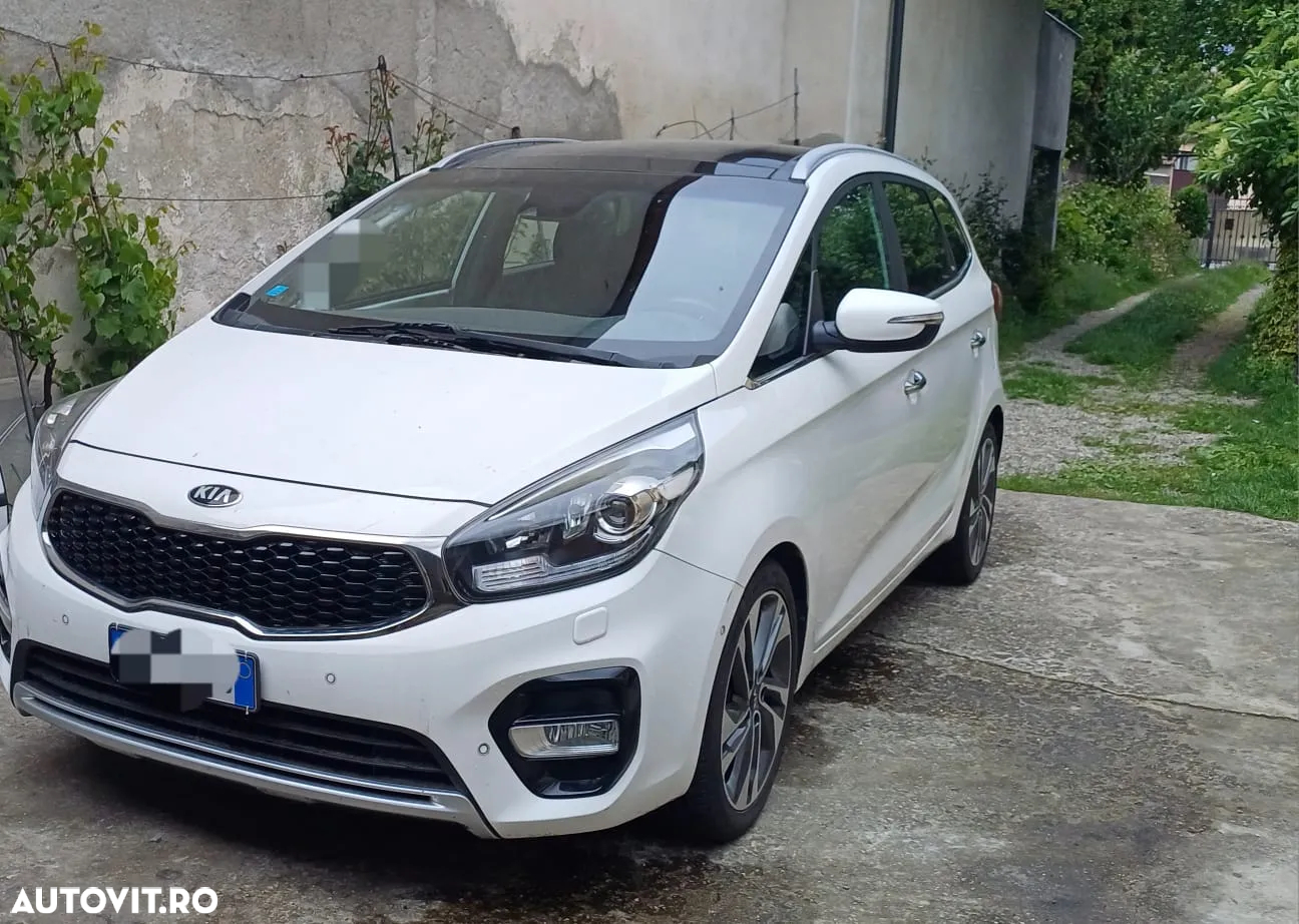 Kia Carens 1.7 CRDi 141 Aut. Dream Team Edition - 4