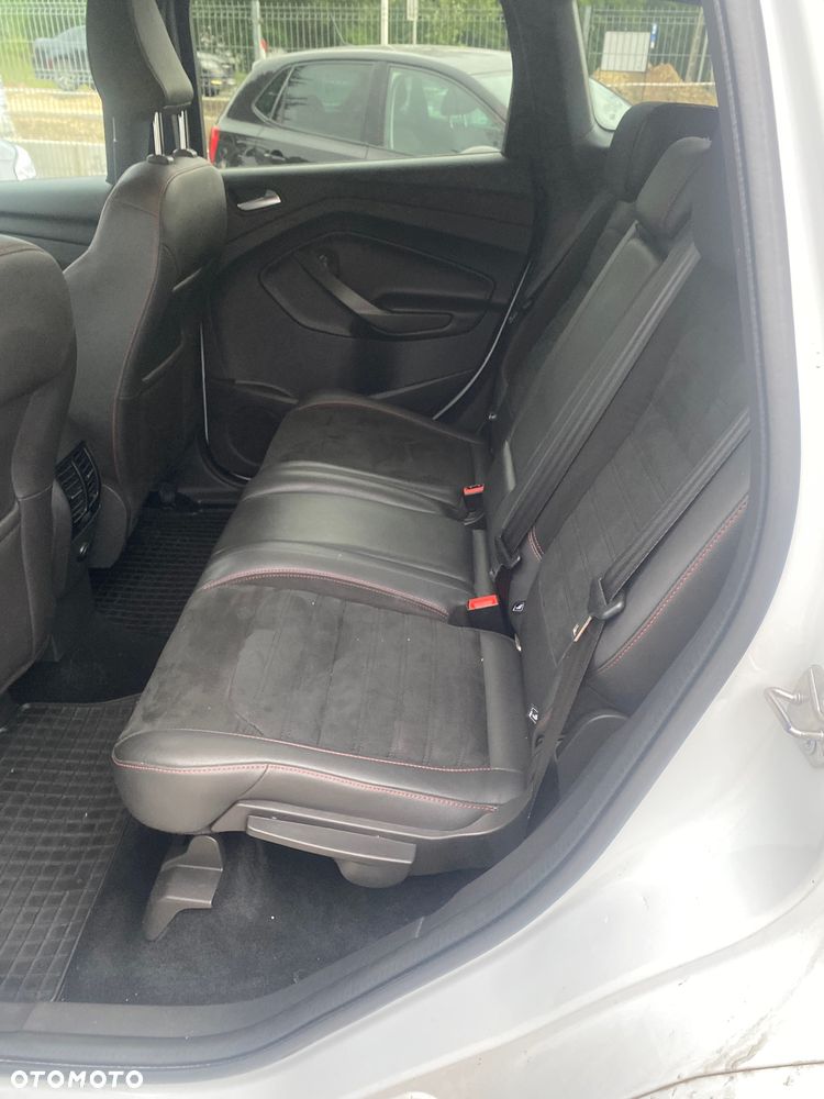 Ford Kuga 2.0 TDCi FWD ST-Line - 11