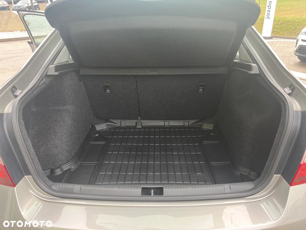 Skoda RAPID 1.0 TSI Active - 14