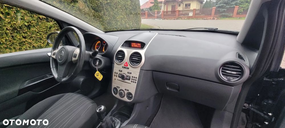 Opel Corsa 1.2 16V Limited Edition - 8