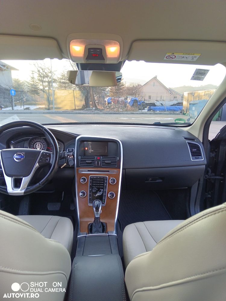 Volvo XC 60 D4 Geartronic Momentum - 3