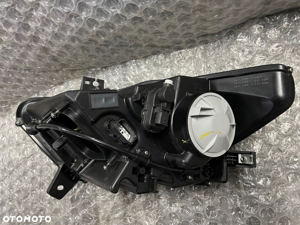 LAMPA PRAWA XENON LED FORD MUSTANG VI FR3B-13005-C FR3B-13005-B - 11