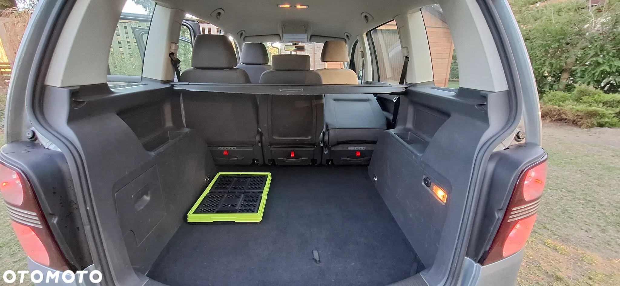 Volkswagen Touran 1.9 TDI Conceptline - 18
