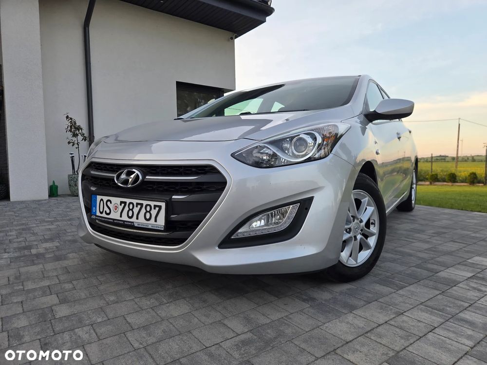 Hyundai i30 blue 1.6 CRDi Trend - 2