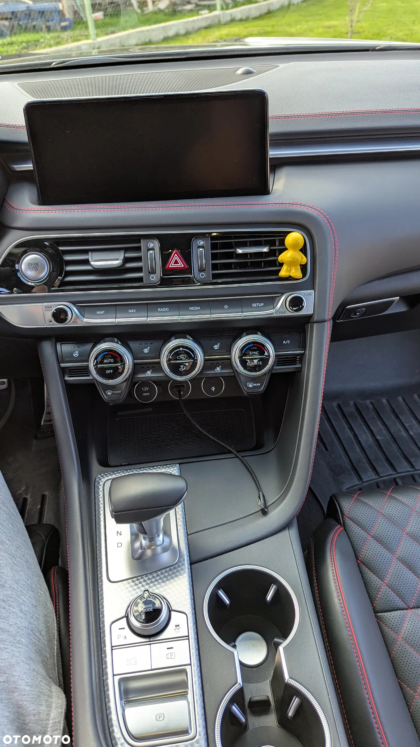 Genesis G70 - 26