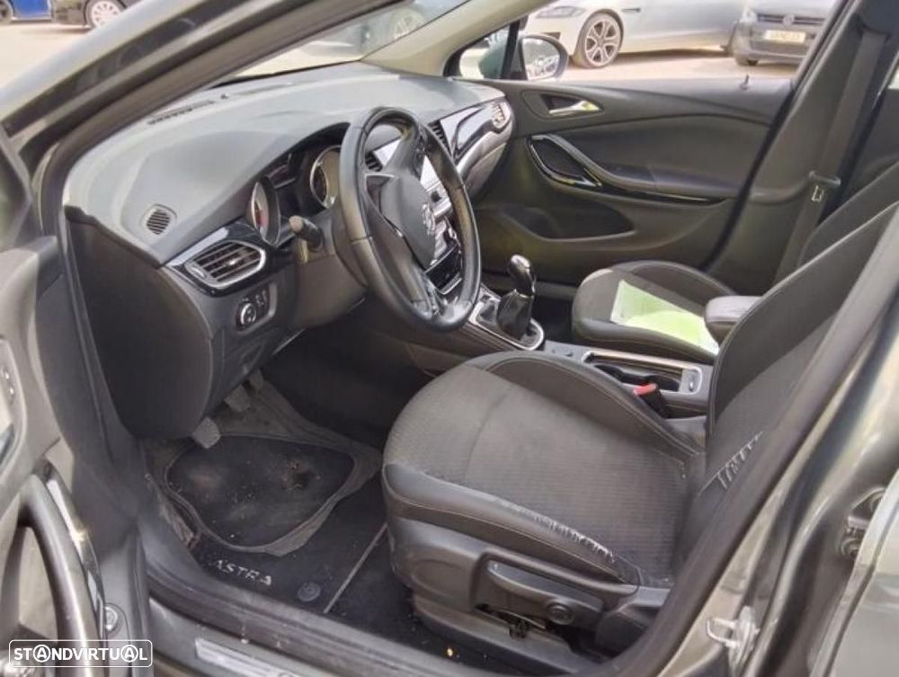 Opel Astra Sports Tourer - 3