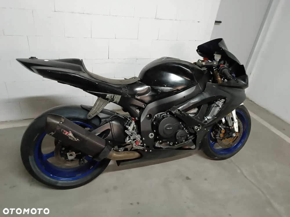 Suzuki GSX-R - 32