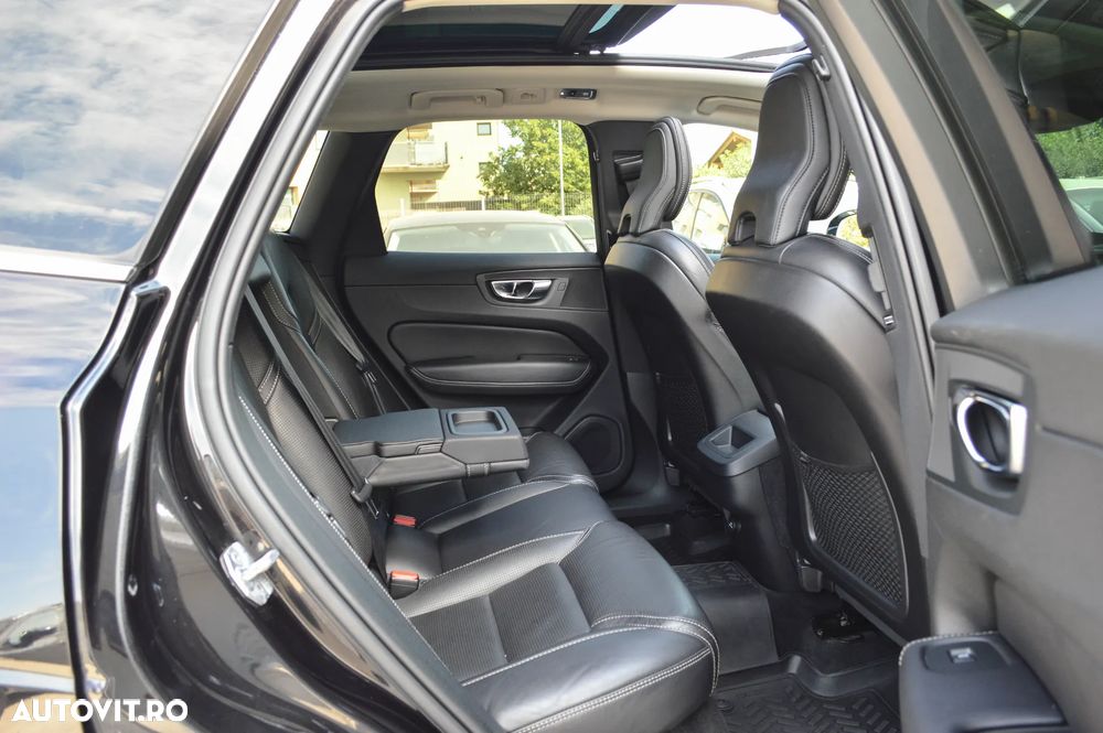 Volvo XC 60 B5 MHEV AWD Inscription - 36