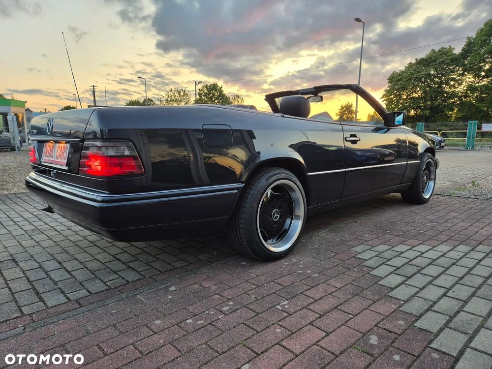 Mercedes-Benz W124 (1984-1993) - 12