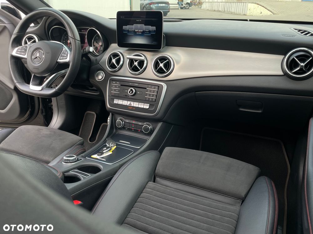 Mercedes-Benz CLA 180 7G-DCT - 11