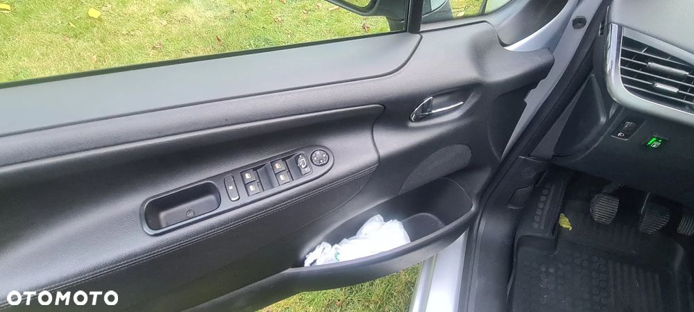 Peugeot 207 95 VTi Premium - 21