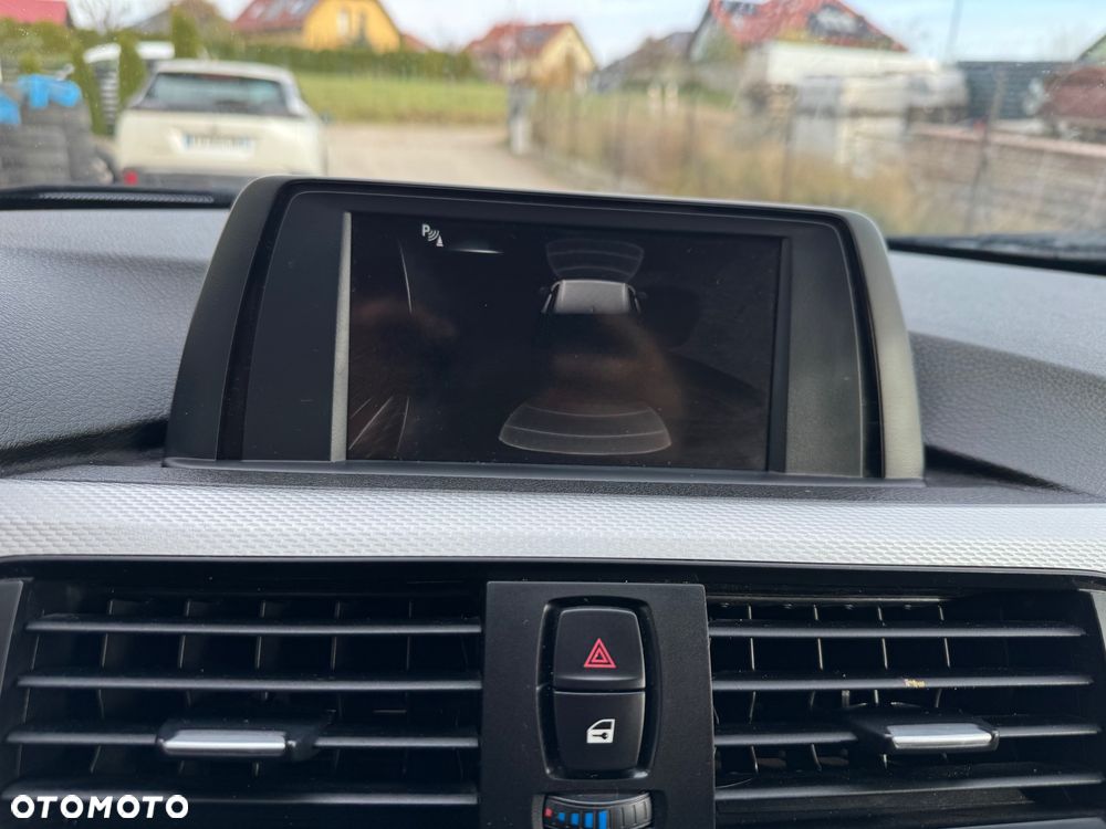 BMW Seria 3 3er Touring Sport Line - 18