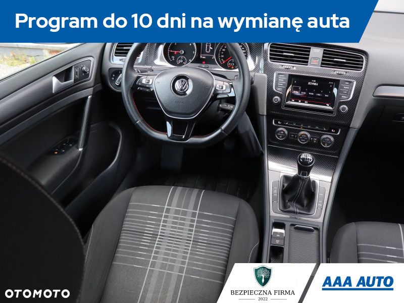 Volkswagen Golf - 8