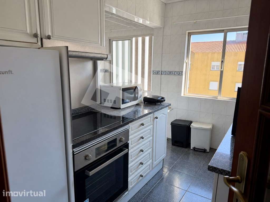 T3+1 mobilado - Arrenda-se junto à UA - Grande imagem: 2/24