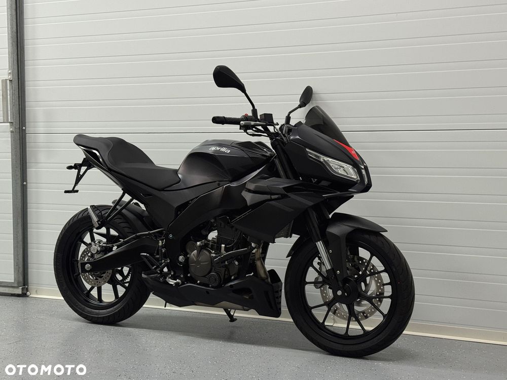 Aprilia Tuono - 1